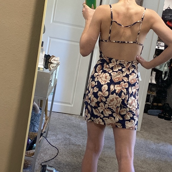 🌼 NWT Free People Floral Strappy back open back mini dress very flattering - Picture 6 of 17